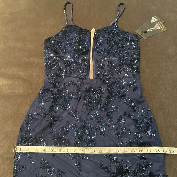 Women’s Blue Mermaid Fit Prom Dress Sparkly Sequins Lace Up Back Size 6 NWT - Picture 9 of 13